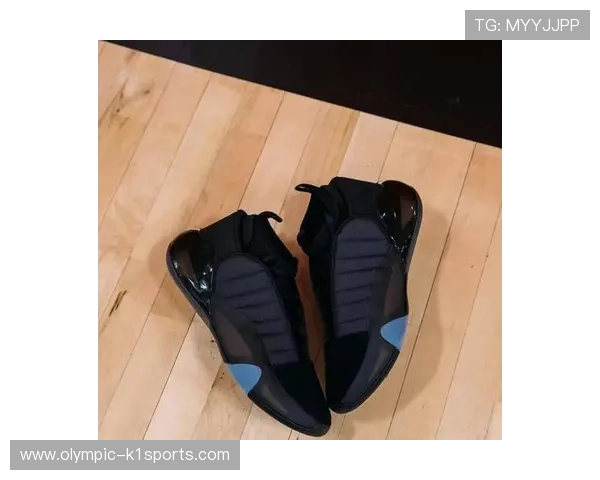 穿黑色足球鞋的球星是谁 他为何偏爱这种经典配色